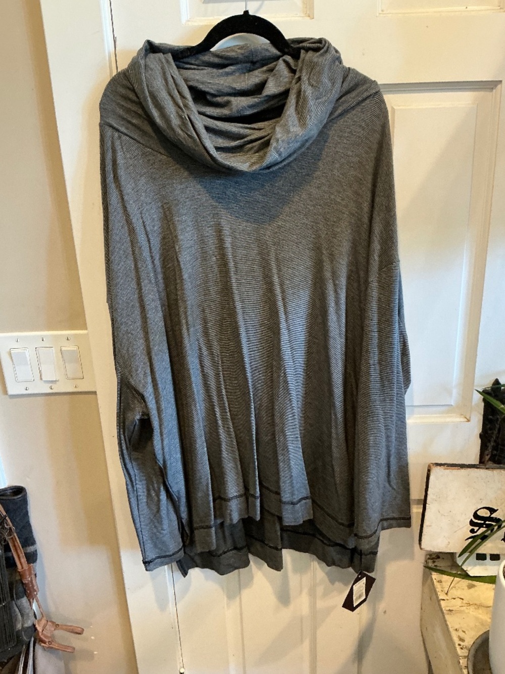 Ava Viv cowl neck jersey knit! Brand new with tags! Plus size 4x